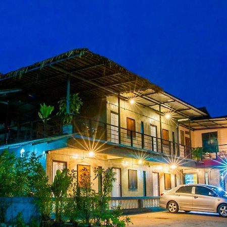 Baantung Homestay Mukdahan Extérieur photo
